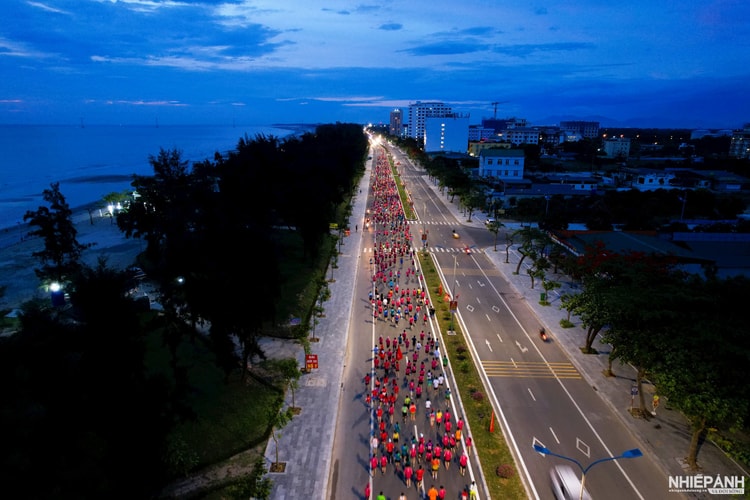 Giải marathon “Hành trình về Làng Sen” trên quê hương Bác