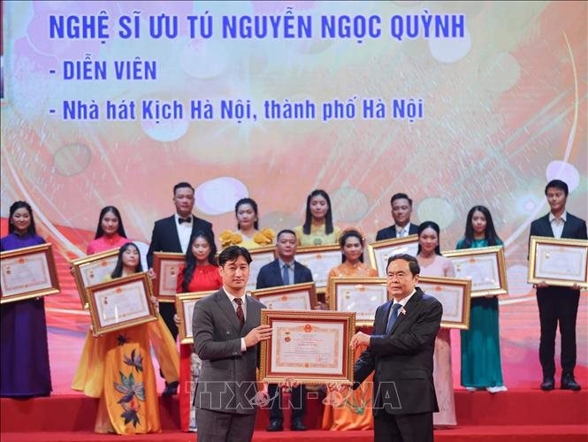 Nhiếp ảnh gia muốn được xét tặng Nghệ sĩ Nhân dân, Nghệ sĩ Ưu tú phải có những giải thưởng gì?