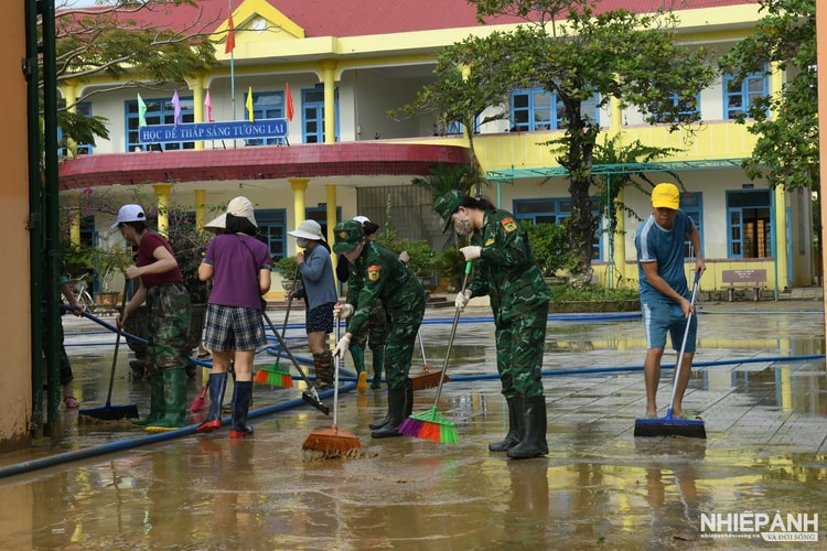 Lệ Thủy khẩn trương khắc phục sau lũ lụt 