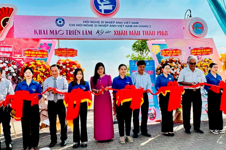 An Giang tổ chức thành công triển lãm Ảnh tư liệu chào mừng kỷ niệm 50 năm Ngày giải phóng miền Nam thống nhất đất nước