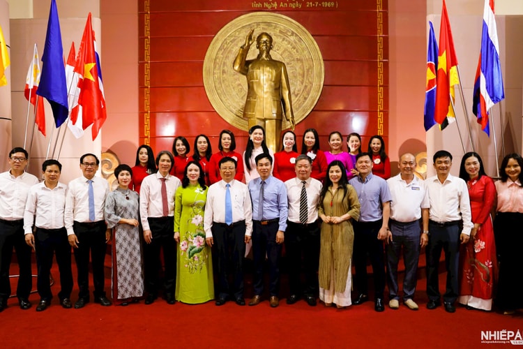 Triển lãm ảnh về các nước ASEAN tại Nghệ An