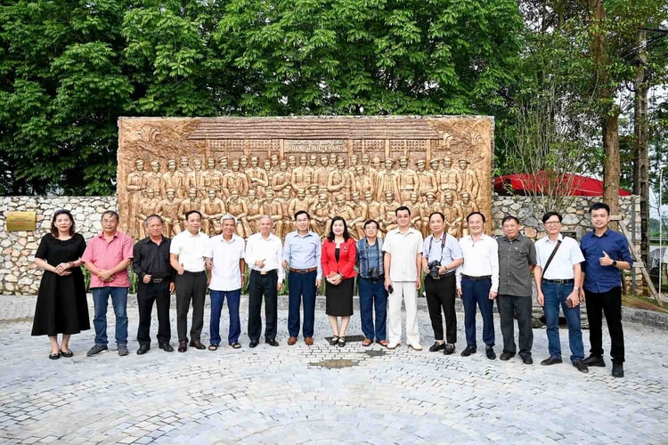 Tạp chí Nhiếp ảnh và Đời sống về nguồn tại Thái Nguyên: Kỷ niệm 100 năm Ngày Báo chí Cách mạng Việt Nam
