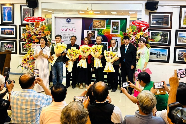 Triển lãm ảnh "ngũ sắc" - Hành trình cảm xúc của năm góc nhìn nghệ thuật 