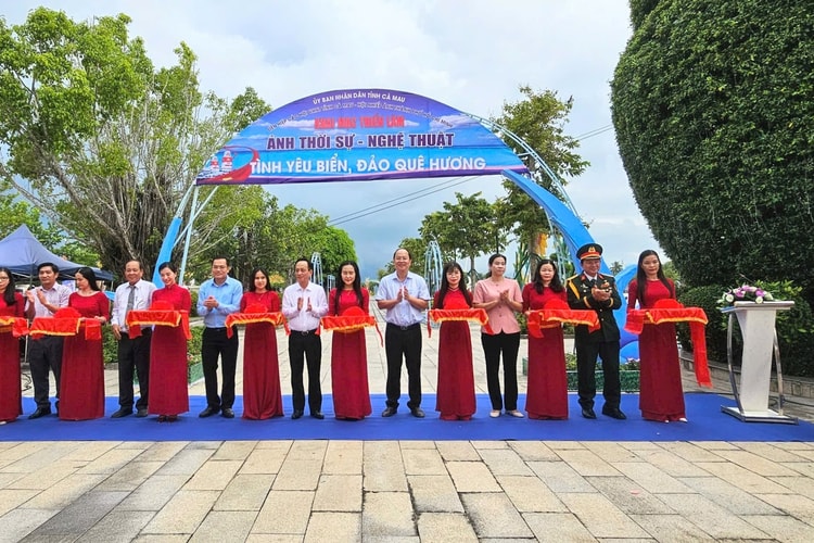 Bản hùng ca bằng hình ảnh về tình yêu biển, đảo quê hương
