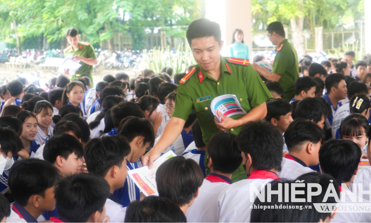Cần Thơ: Tuyên truyền phòng, chống xâm hại trẻ em và mua bán người