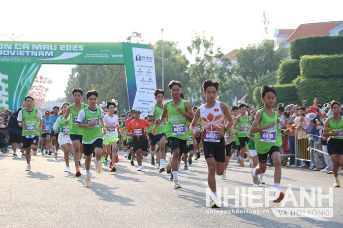 Hơn 6.000 vận động viên tham gia giải Marathon Cà Mau 2025