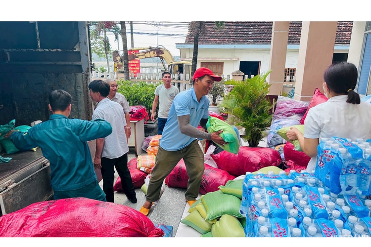 Nghĩa tình người Quảng Ngãi với bà con vùng lũ Đắk Lắk