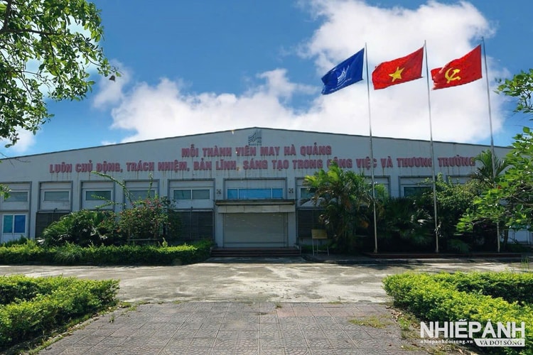 XÍ NGHIỆP MAY HÀ QUẢNG: ĐIỂM SÁNG TẠO VIỆC LÀM ỔN ĐỊNH CHO HƠN 1.000 LAO ĐỘNG 
