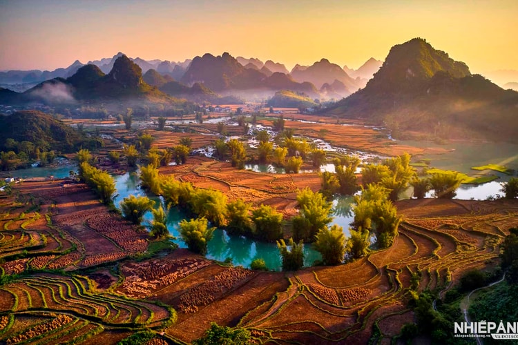 Các tác phẩm trưng bày triển lãm Liên hoan Ảnh nghệ thuật Khu vực Miền núi phía Bắc lần thứ 24 năm 2025