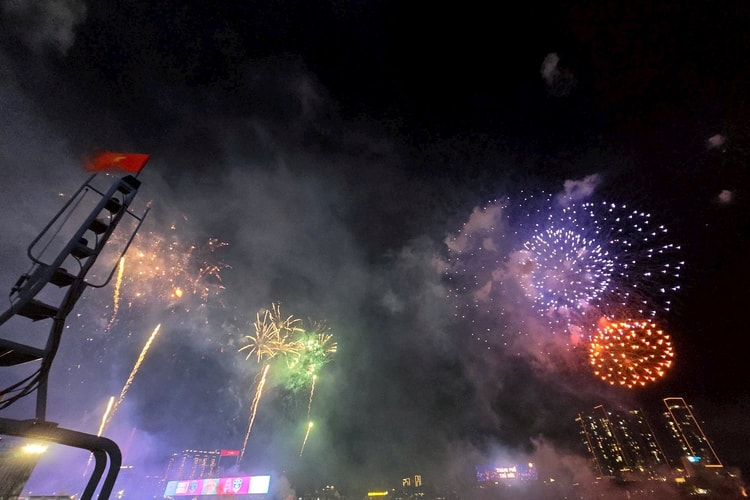 TP.HCM bắn pháo hoa 6 điểm dịp Tết Dương lịch