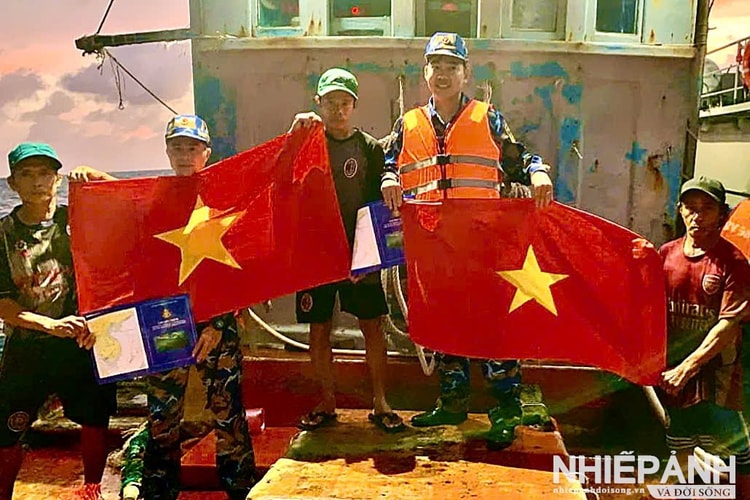 Từ biển khơi, gửi trọn niềm tin về Đại hội Đảng