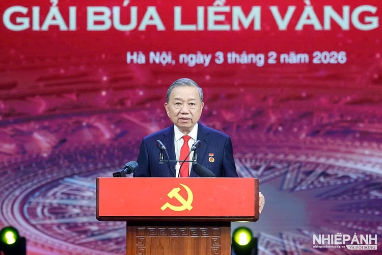 Tuyên dương 96 Bí thư chi bộ xuất sắc và trao Giải Búa liềm vàng lần thứ X - năm 2025