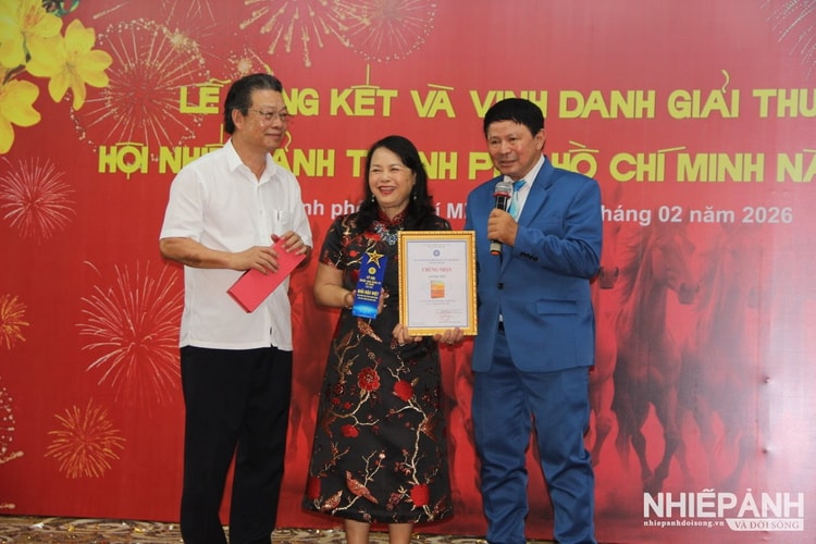 Hội Nhiếp ảnh TPHCM khai mạc trưng bày triển lãm ảnh đầu tư sáng tác ảnh xuất sắc