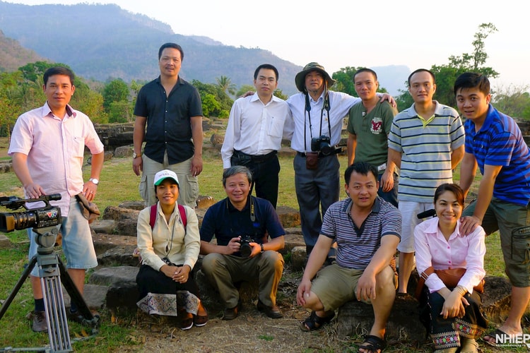 NHÀ BÁO - NSNA TRẦN DUY NGOÃN 
“Đam mê đề tài Lào như yêu chính trái tim mình”

