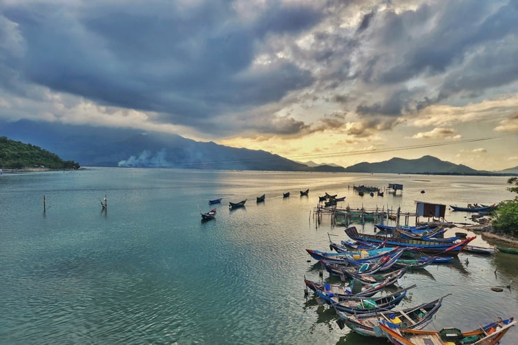 Mưu sinh trên đầm Lập An