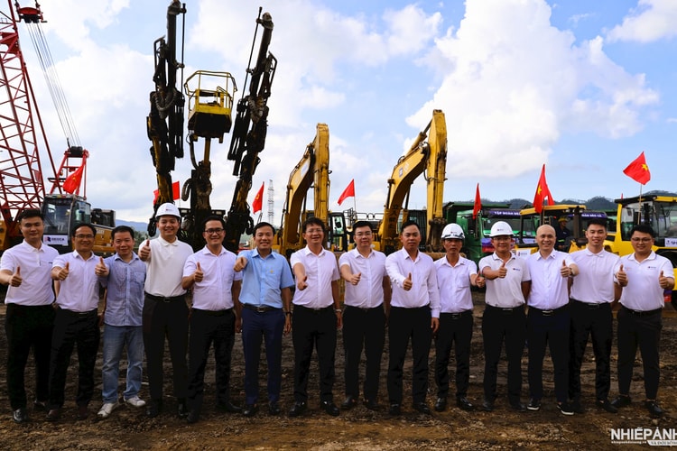 NGHỆ AN - 
KHỞI CÔNG CAO TỐC VINH- THANH THỦY


