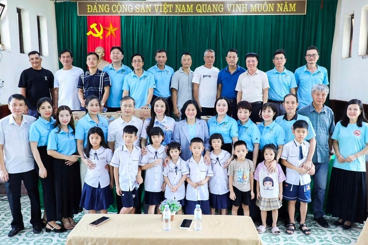 CLB Tennis Báo chí Nghệ An: Kết nối đam mê, lan tỏa tinh thần thiện nguyện