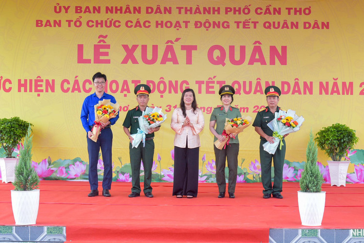 Cần Thơ xuất quân thực hiện Tết Quân – Dân