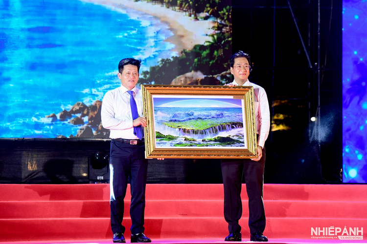 (Ảnh) Khánh Hòa – Quảng Trị: Kết nối di sản, mở rộng không gian du lịch miền Trung