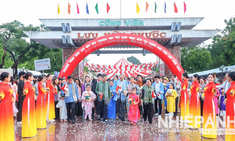 Cần Thơ đi bộ, diễu hành vì người nghèo 