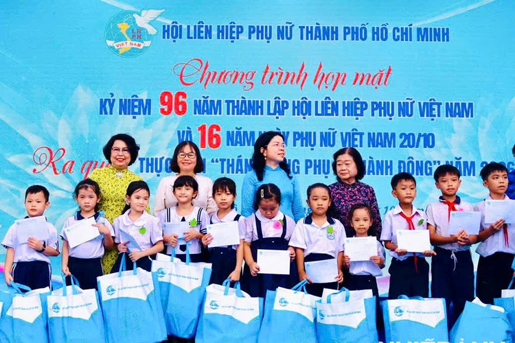 Phụ nữ TP Hồ Chí Minh chung tay xây dựng môi trường sống an toàn cho phụ nữ và trẻ em