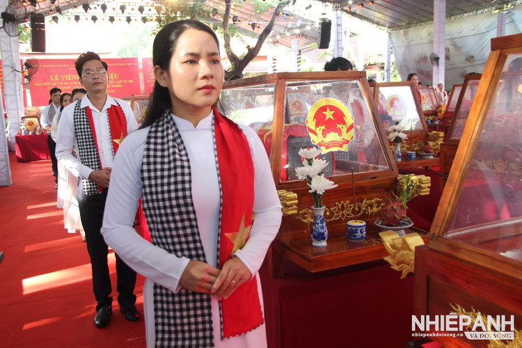 Có những cuộc trở về khiến lòng người nghẹn ngào