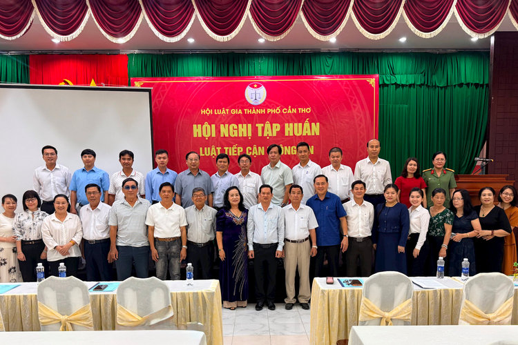 HỘI LUẬT GIA THÀNH PHỐ CẦN THƠ TỔ CHỨC “HỘI NGHỊ TẬP HUẤN LUẬT TIẾP CẬN THÔNG TIN”